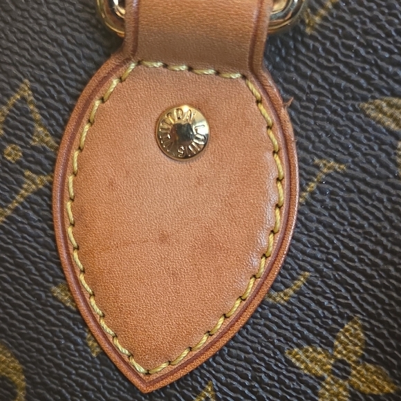 Louis Vuitton Palermo PM Shoulder Bag - Picture 4 of 13